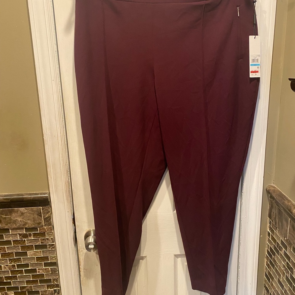 NWT Calvin Klein Women’s Modern Fit Suit Pants Size 20W- 29” Inseam